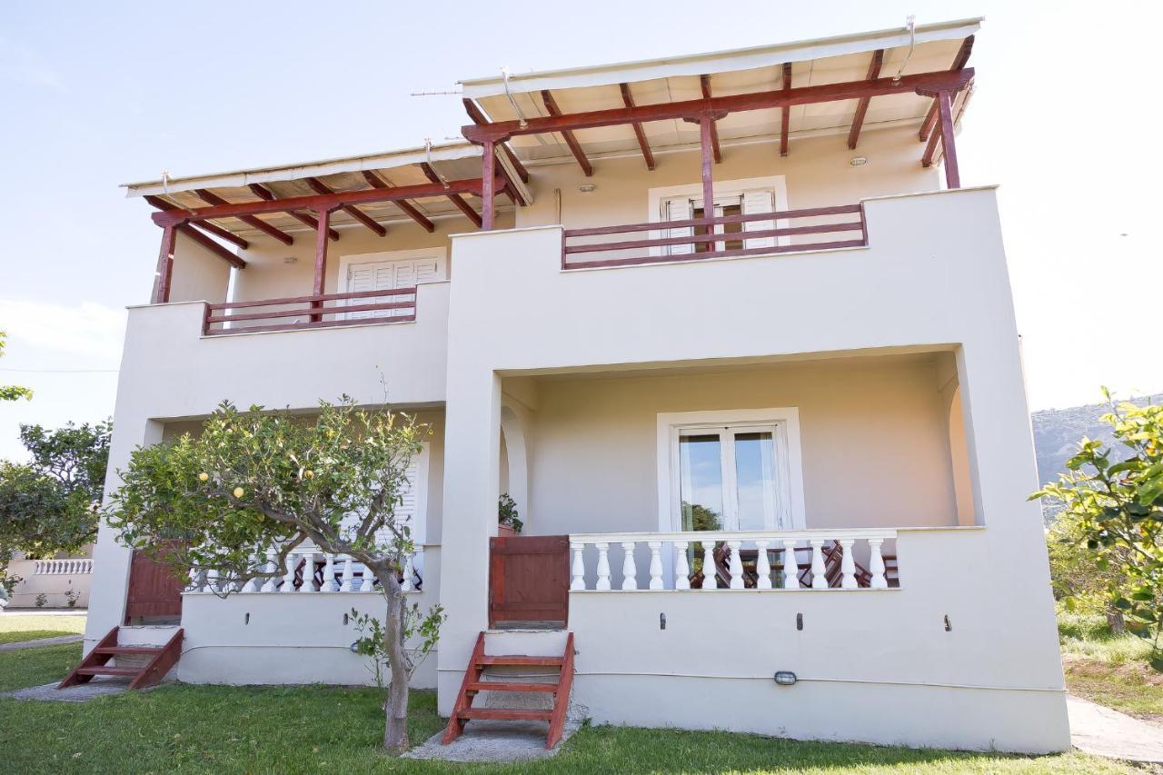 Caposaldo Apartments Akráta Exterior foto